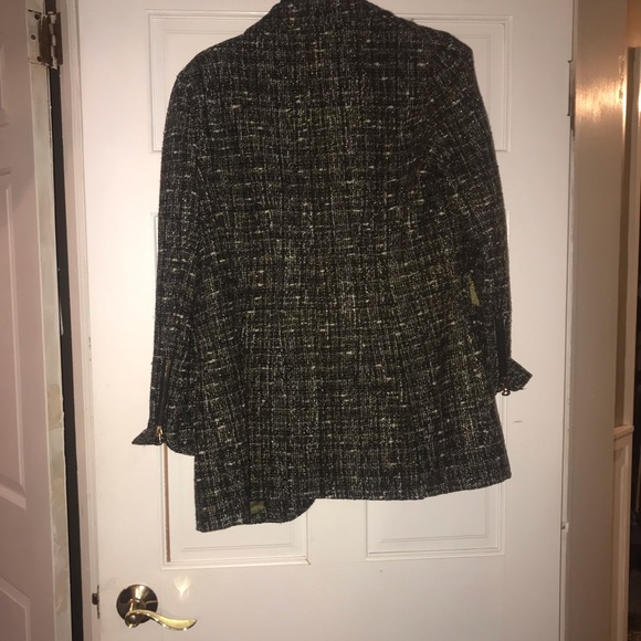Multicolored Tweed Coat. Size 14. - Picture 3 of 7